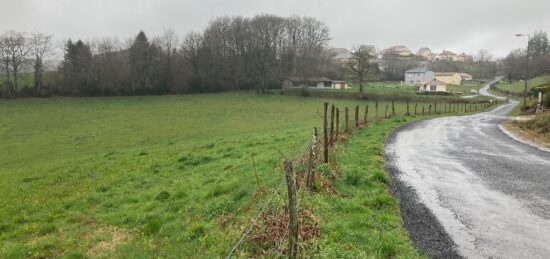 Terrain à bâtir à Lafeuillade-en-Vézie, Auvergne-Rhône-Alpes